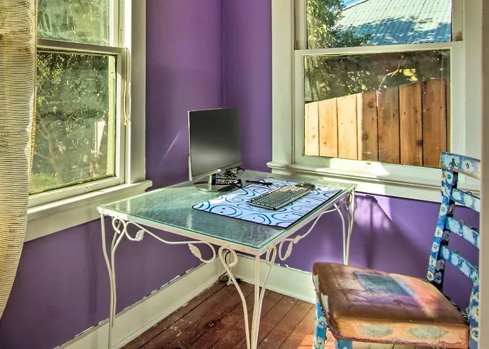 Home: Fantastic Views & Walkable Location! Bisbee