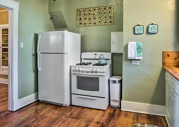Home: Fantastic Views & Walkable Location! *