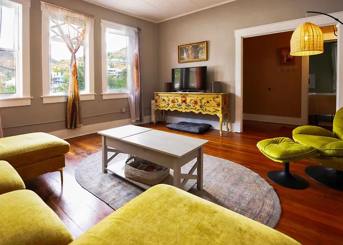 Home: Fantastic Views & Walkable Location! * Bisbee