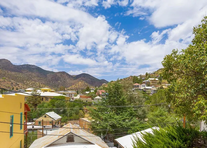 Home: Fantastic Views & Walkable Location! *